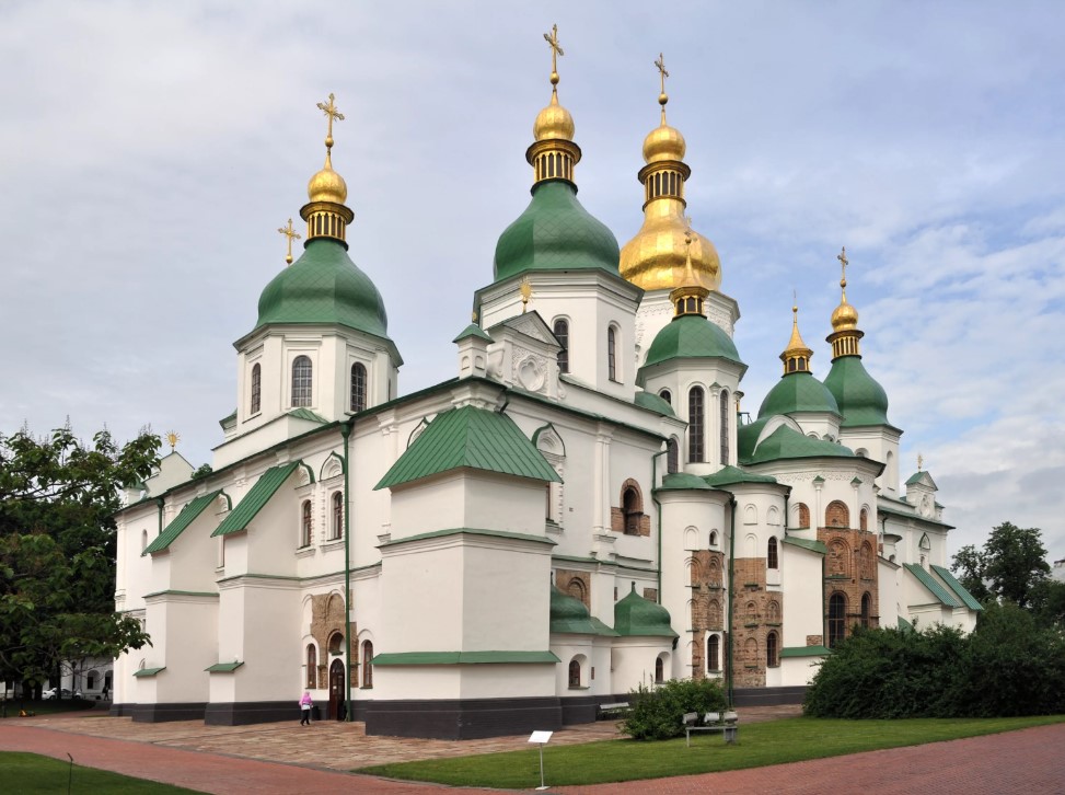 Какое значение имели монастыри и церкви в Древней Руси