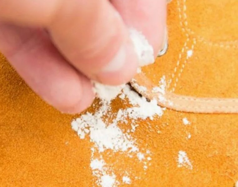 Как можно вывести масляное пятно с одежды
