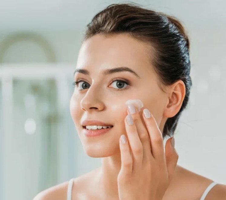 Как предотвратить сухость кожи у человека